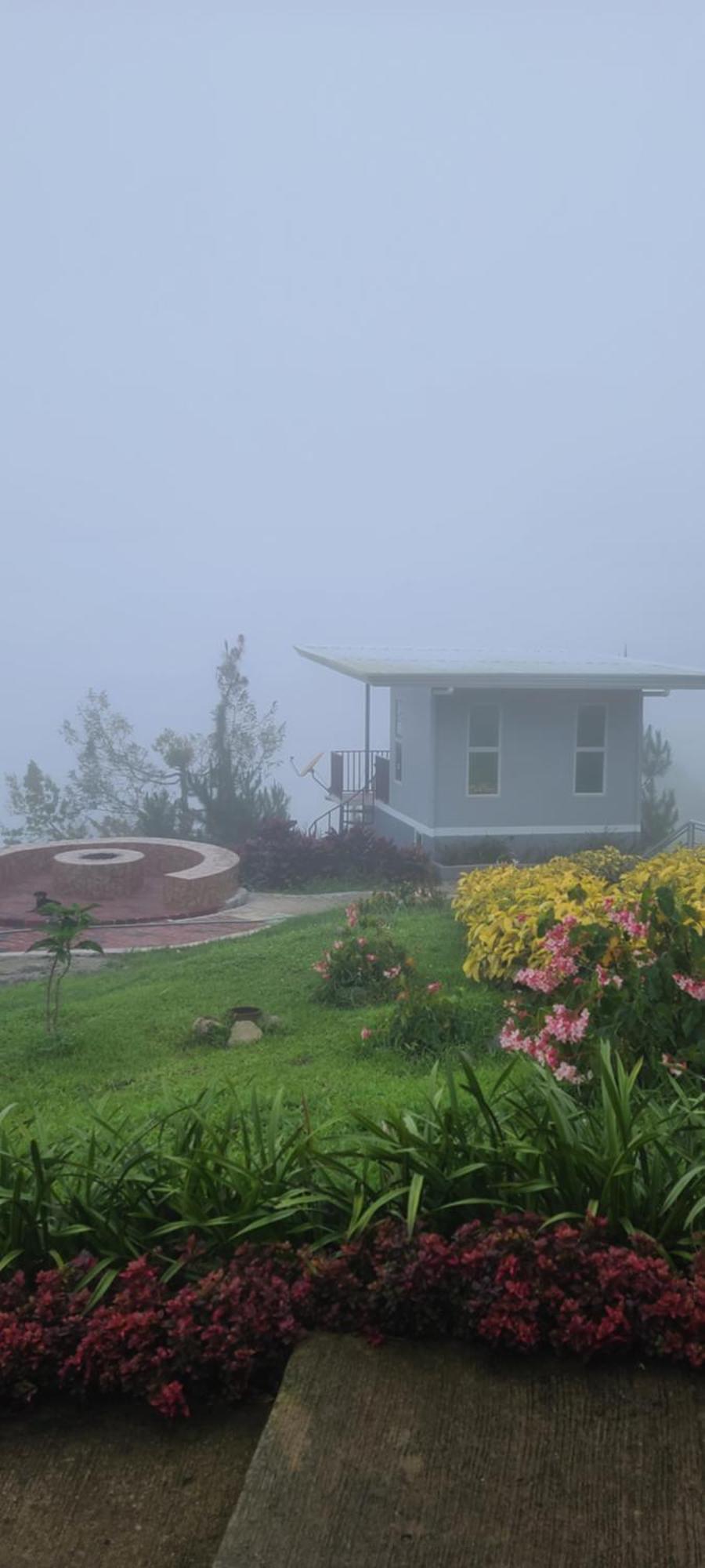 Serene Mountain Escape Digos 外观 照片